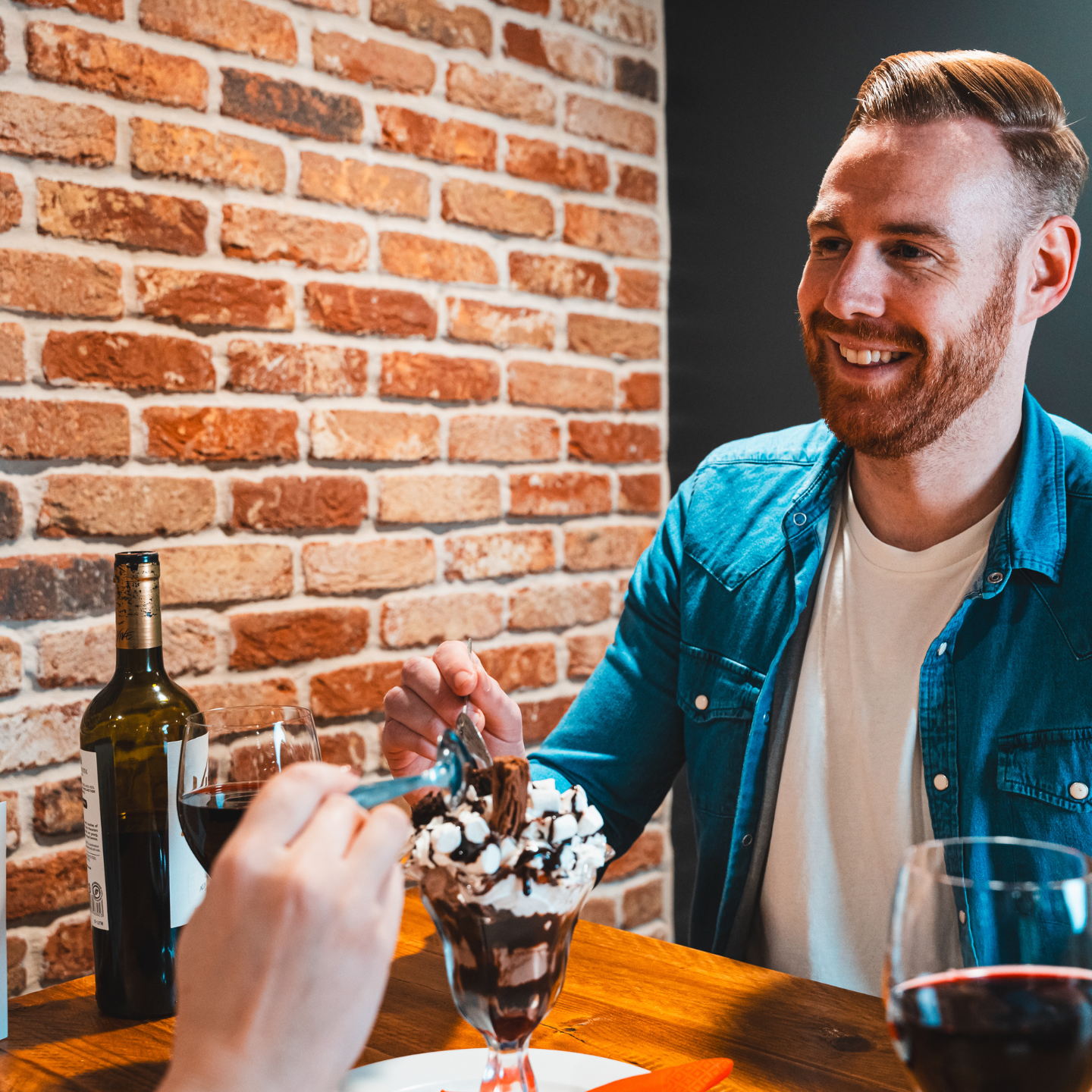 Valentine’s Weekend Dining & Treat Menu at The Honey Bee in Aylesbury