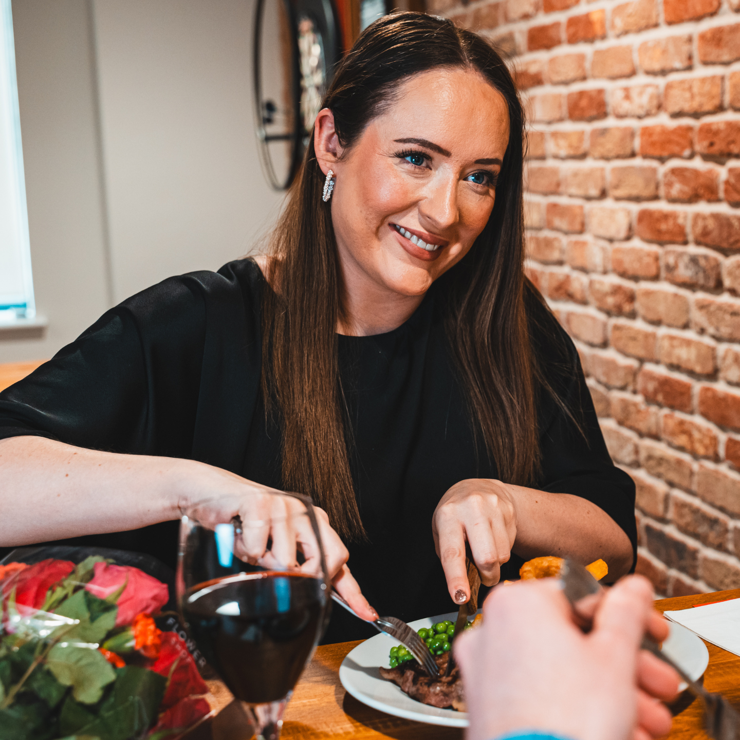 Valentine’s Weekend Dining & Treat Menu at The Honey Bee in Aylesbury